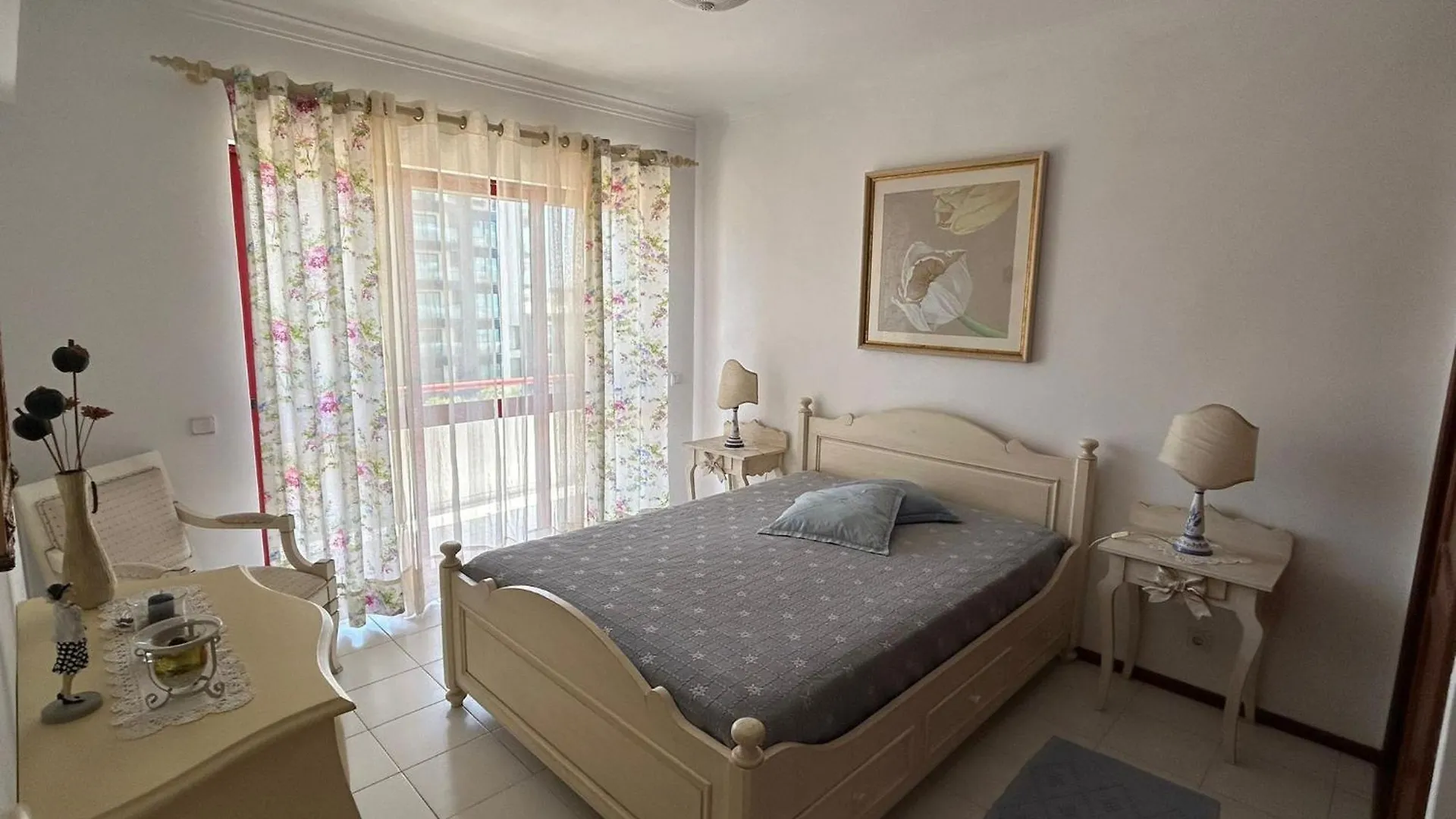Nice Flat In Quarteira Beach Apartment